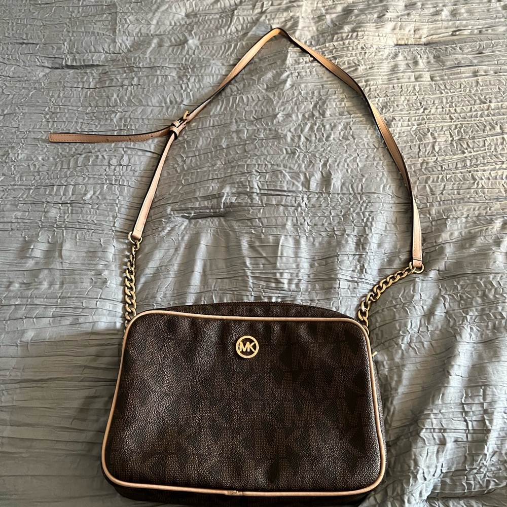 Michael kors cross body purse